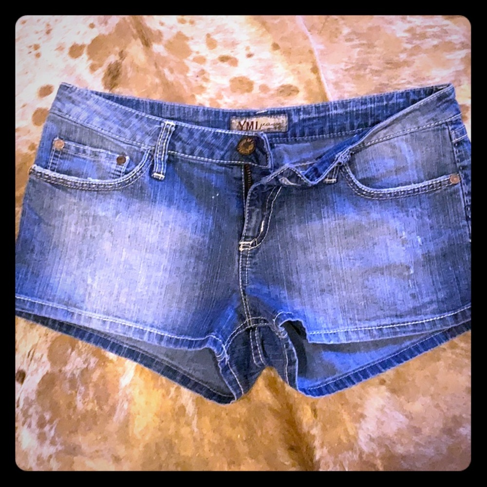 Shorty shorts